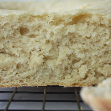 Close up image of slow cooker bread crumb
