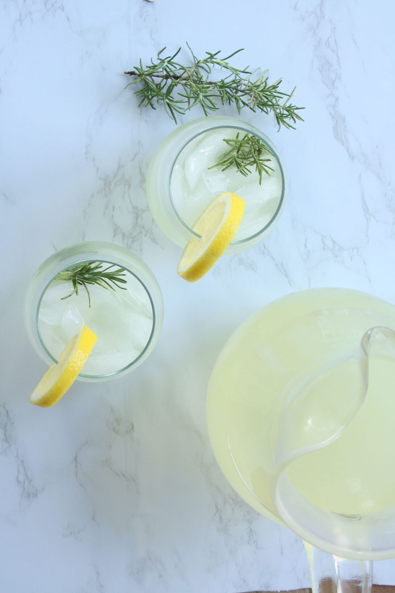 overhead image of skinny lemonade | food blog | summertime drinks | hearth health happiness