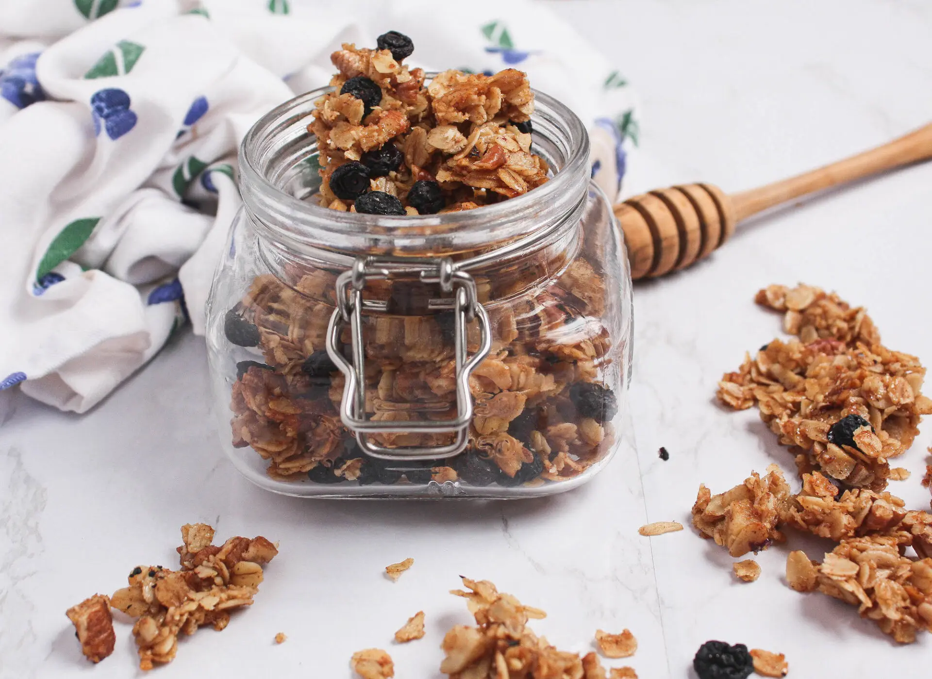 blueberry granola pieces in mason jar | food blog | hearth health happiness