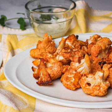 side image of buffalo cauliflower bites on plate