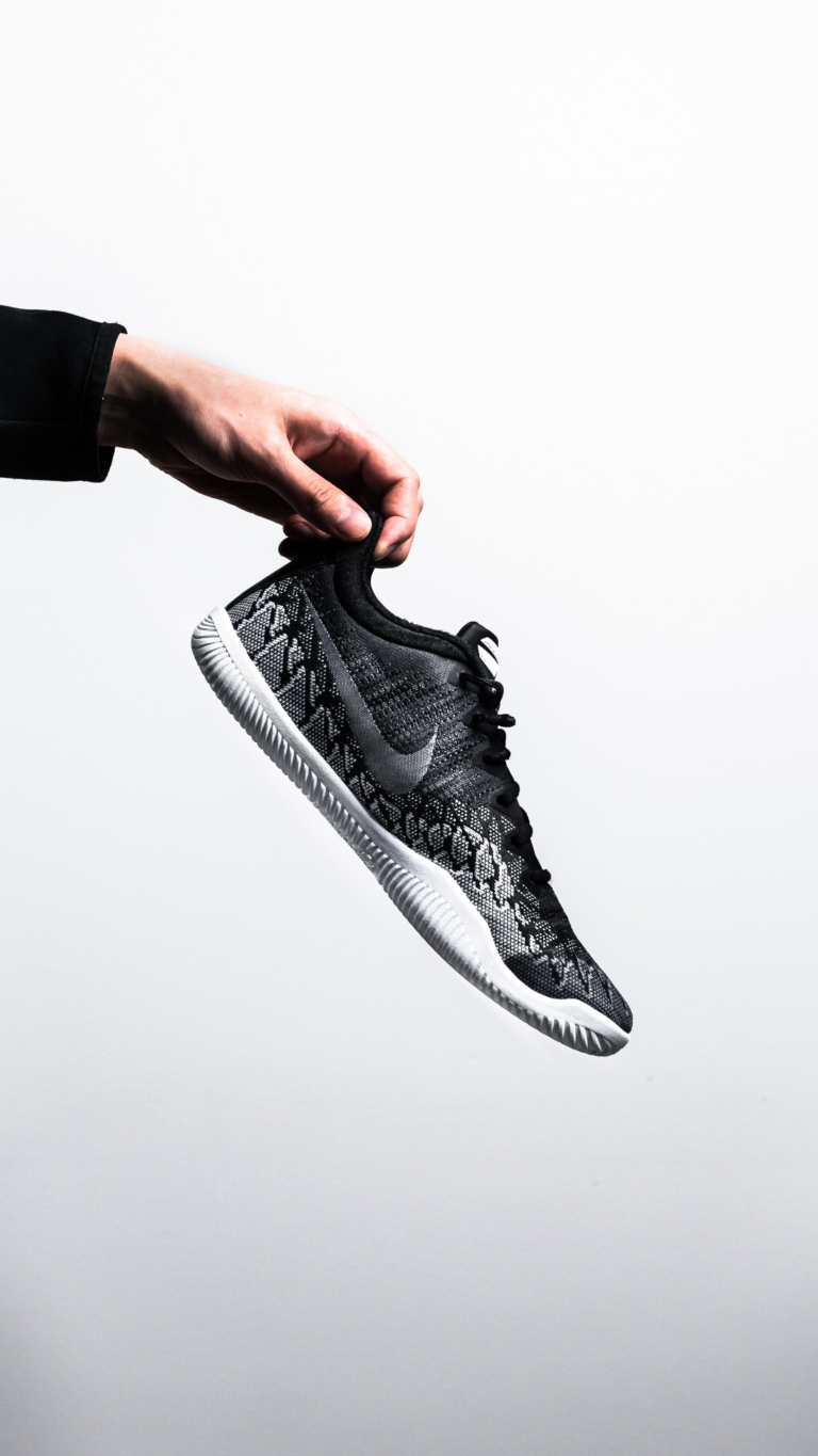 running shoe | photo by wells chan in unsplash | hearth health happiness