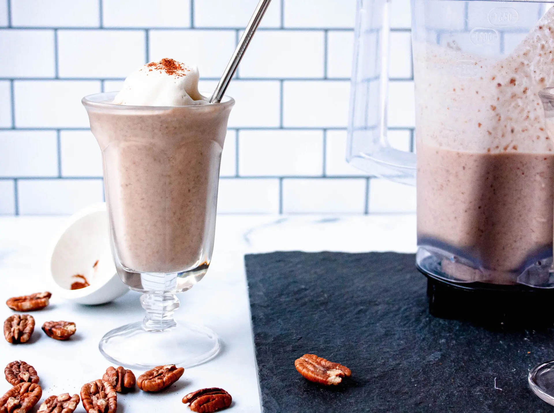 pecan pie smoothie in glasses and blender | comfort food | hearth health happiness