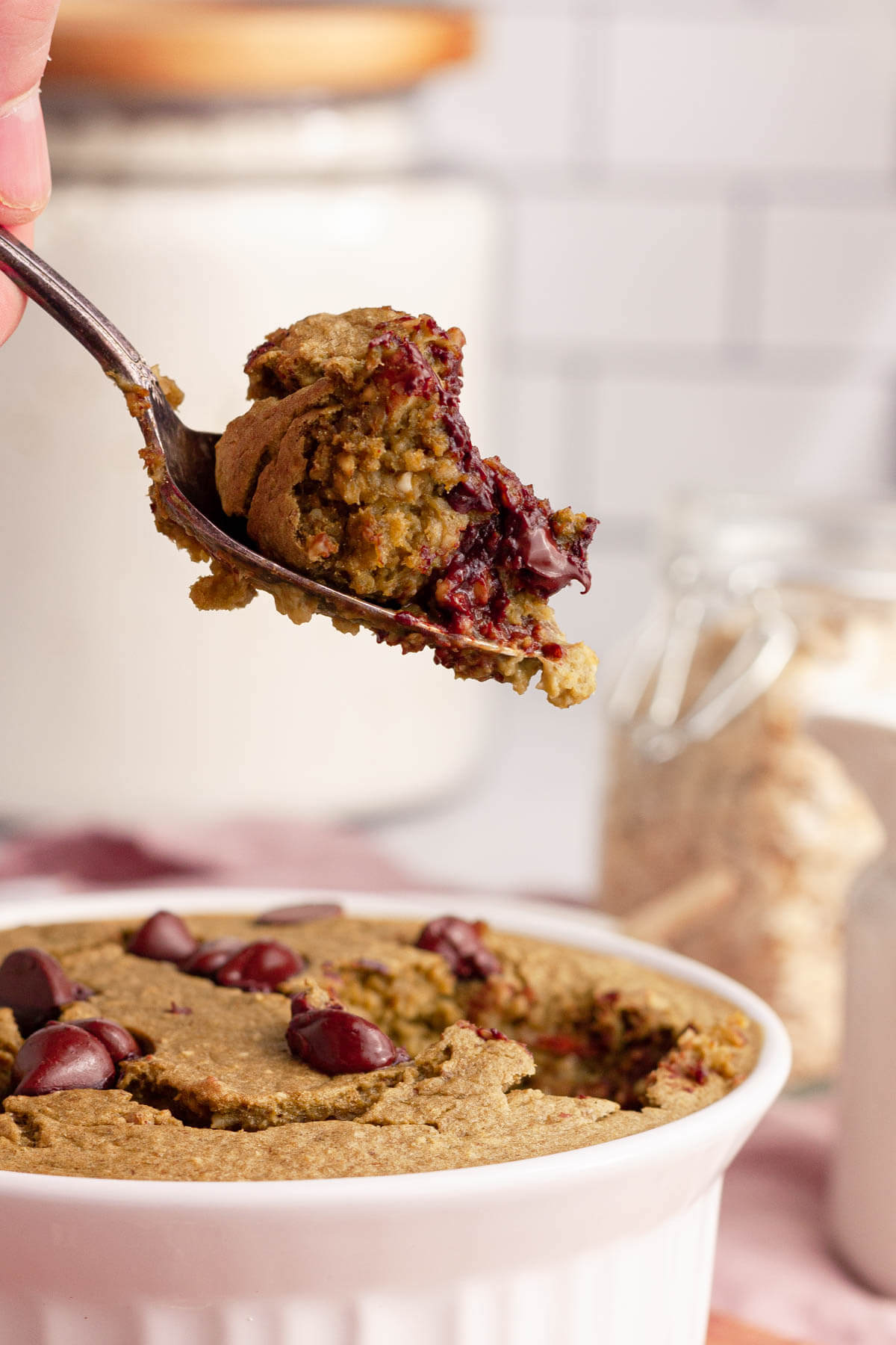 side image of matcha baked oats on spoon